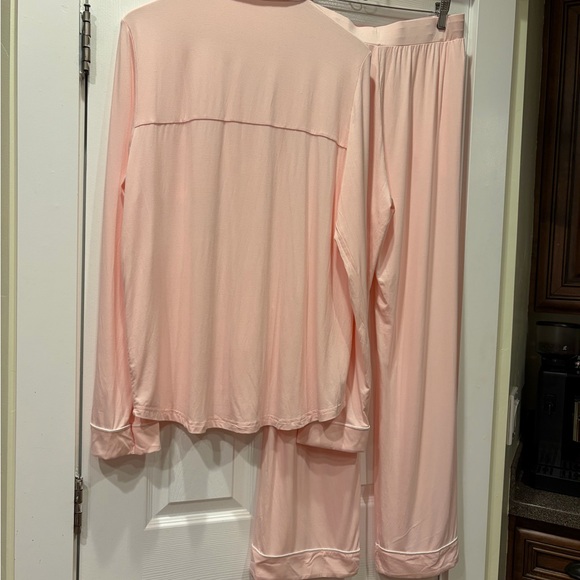 Women's Bamboo Stretch-Knit Long Sleeve Pajama Set in Blossom - Picture 5 of 8